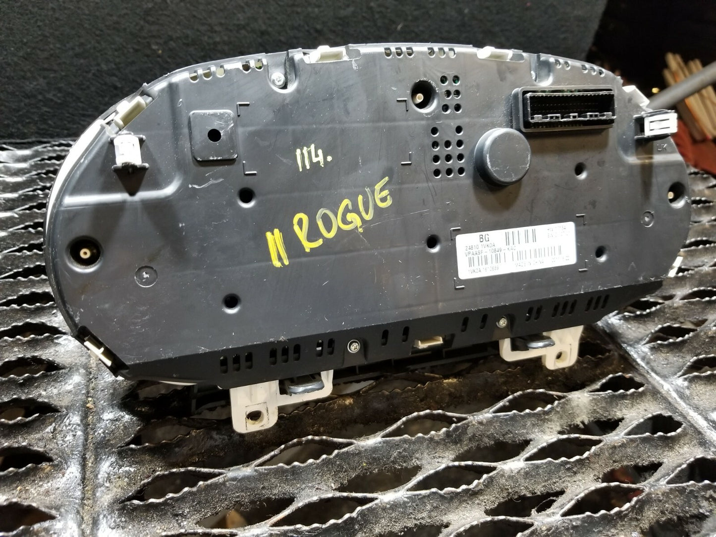 2011 Nissan Rogue Instrument Cluster Speedometer OEM