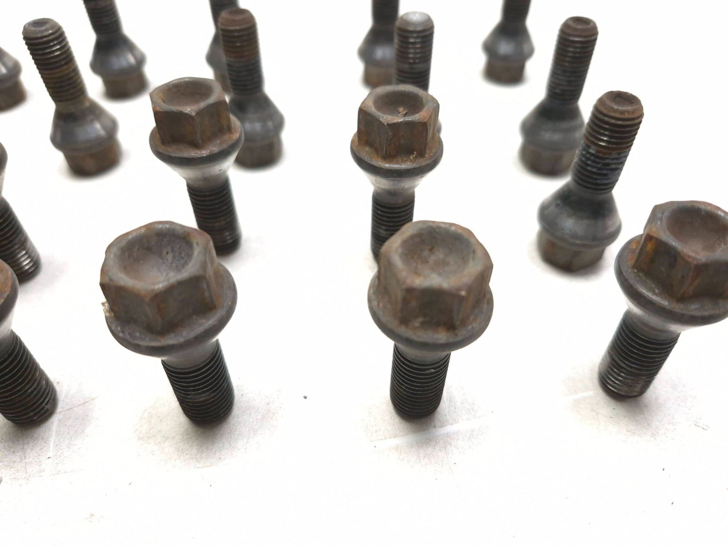 2008 BMW 128i Wheel Lug Nut Bolt 20pcs OEM