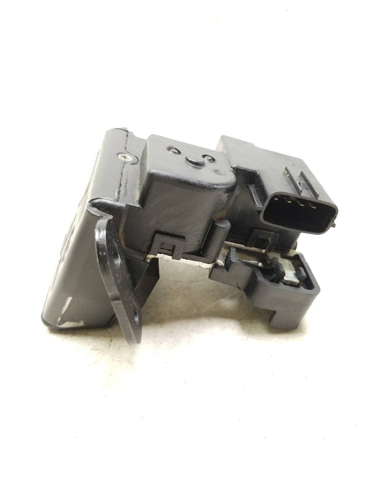 2011 - 2016 Kia Sportage Tailgate Lock Latch Actuator OEM