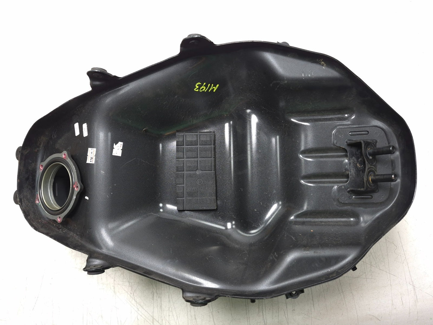 2019 Kawasaki Z400 Er400d Fuel Tank *dented* OEM