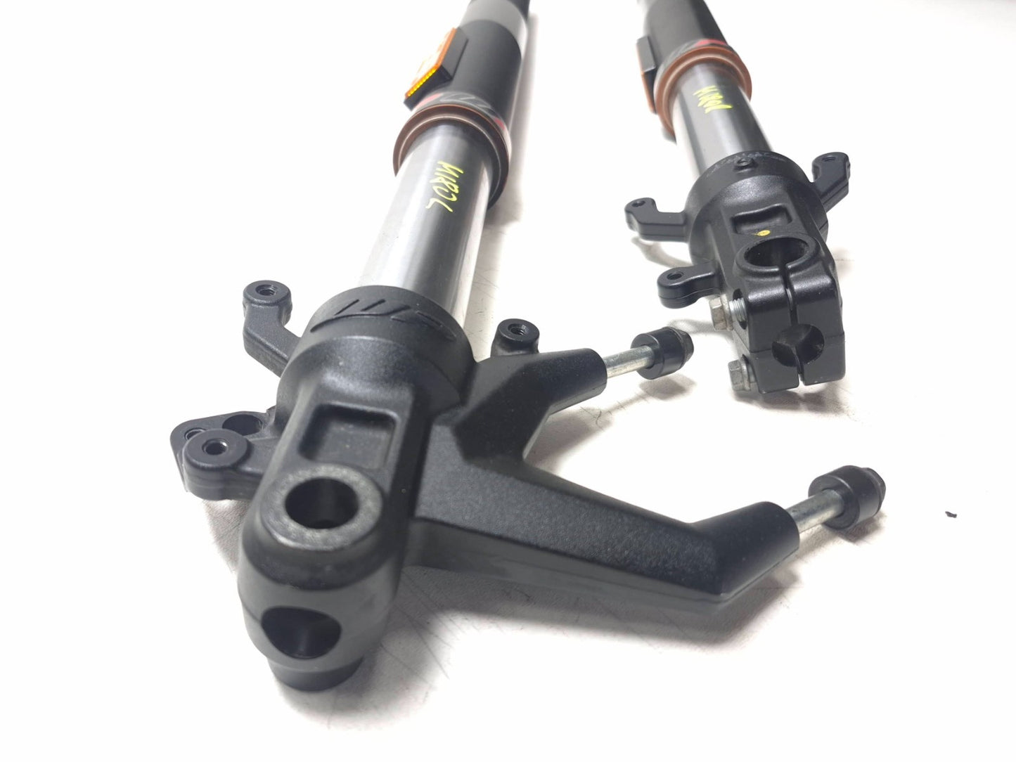 2018 Husqvarna Svartpilen 401 Front Fork Suspension Damper Left & Right Pair OEM