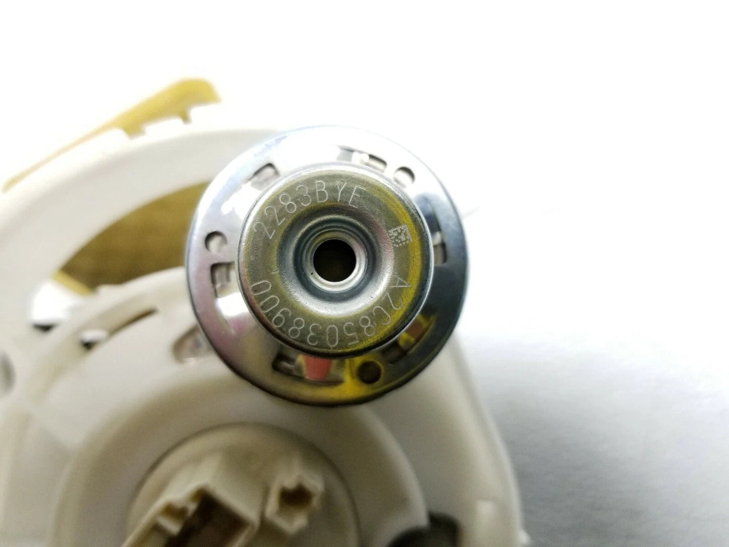 2014 Buick Lacrosse Fuel Pump 2.4l OEM