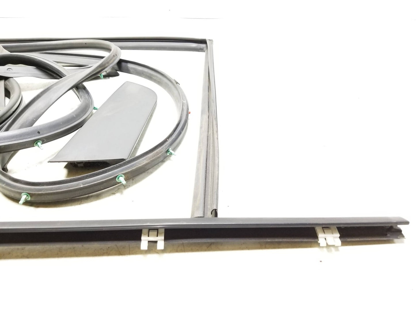 2007 - 2012 Nissan Sentra Door Weatherstrip Seal & Belt Rear Driver Side Lh OEM