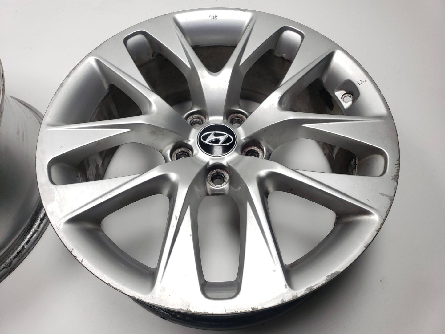 2013 Hyundai Genesis Coupe Wheel Rim 18x8 2pcs OEM