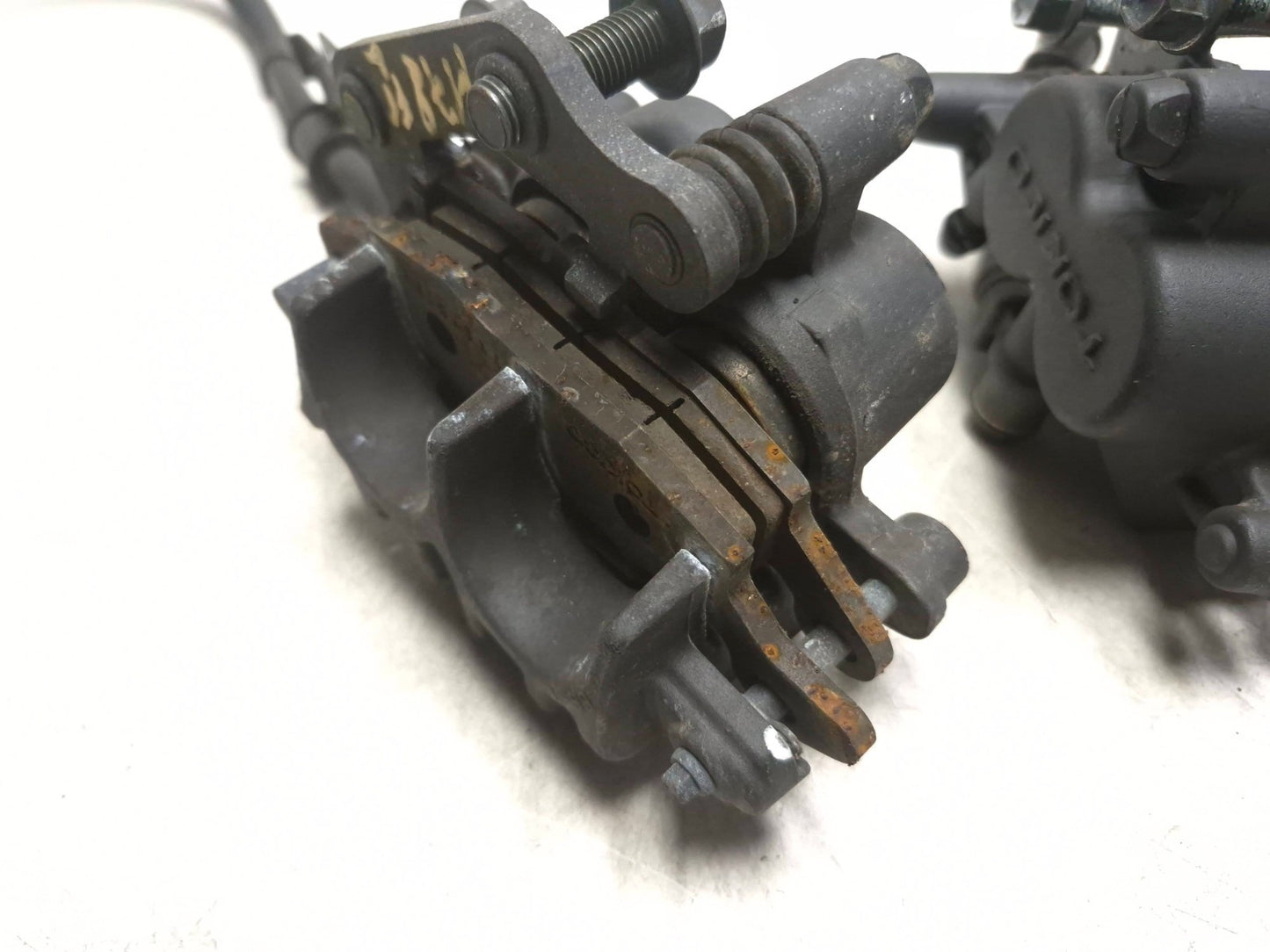 2006 Suzuki Katana Gsx600f Front Left & Right Brake Caliper Pair OEM
