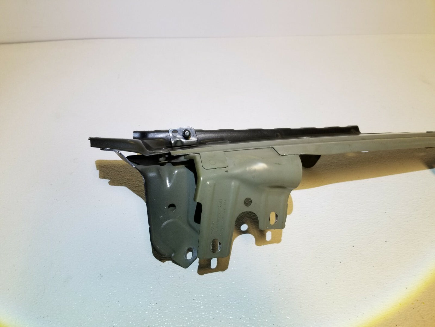 2015 Audi Q7 Front Upper Fender Mount Bracket Reinforcement Driver Side OEM