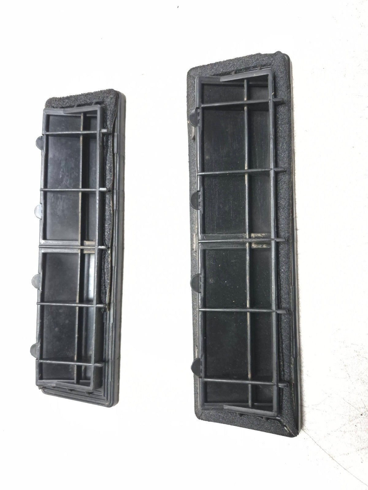 2013 Hyundai Genesis Coupe Rear Quarter Pressure Vent Flap OEM