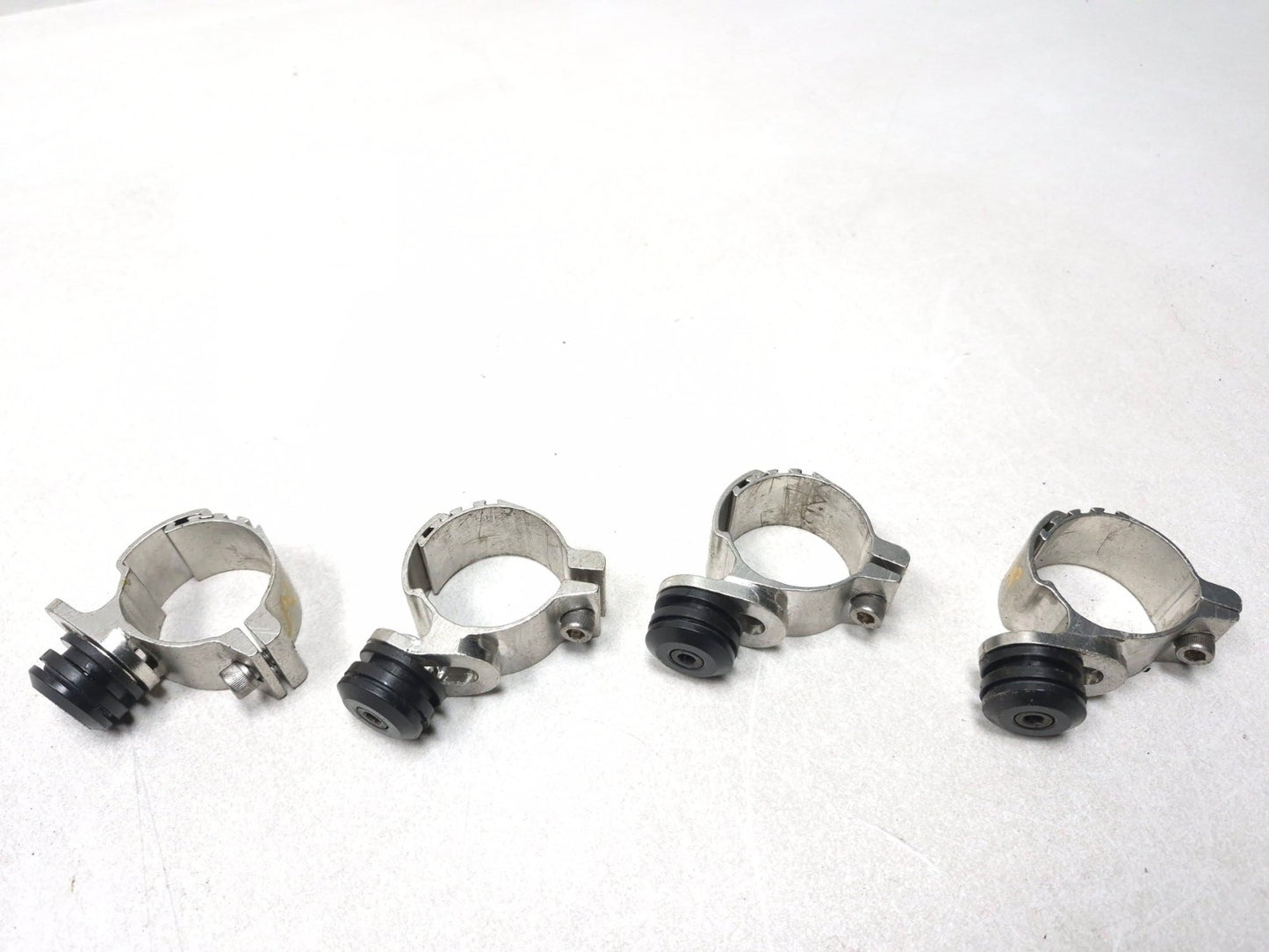 2009 Harley-davidson Sportster Xl883l Windshield Clamp 4 Pcs OEM