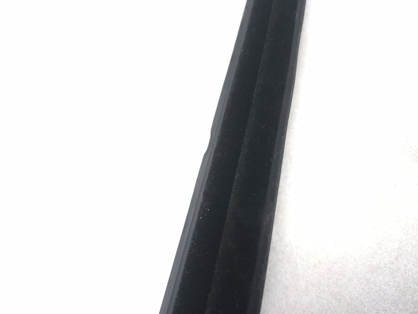 2019 Hyundai Kona Rear Door Weatherstrip Seal Passenger Side Right 2pcs OEM