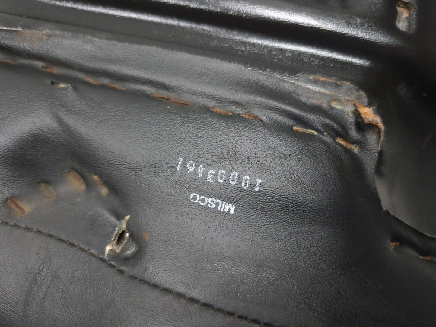 1997 - 2007 Harley-davidson Touring Electra Glide Seat 52164-04 OEM