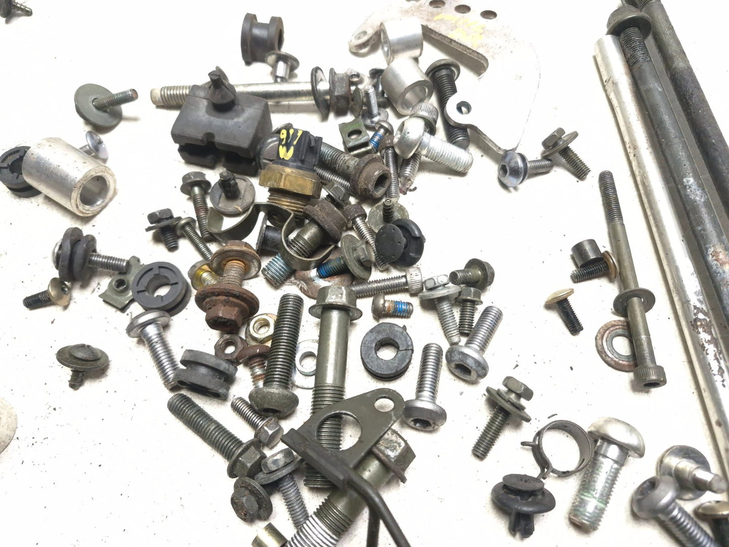 2002 Yamaha Yzf-r6 Misc Bolt OEM