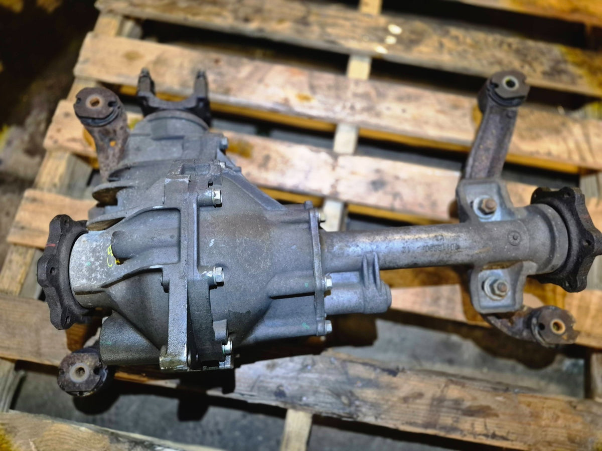 2013 Cadillac Escalade Front Differential Carrier 3.42 OEM