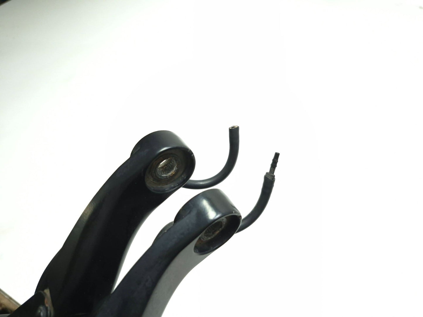 2013 Cadillac Escalade Esv Front Windshield Wiper Arm Pair OEM