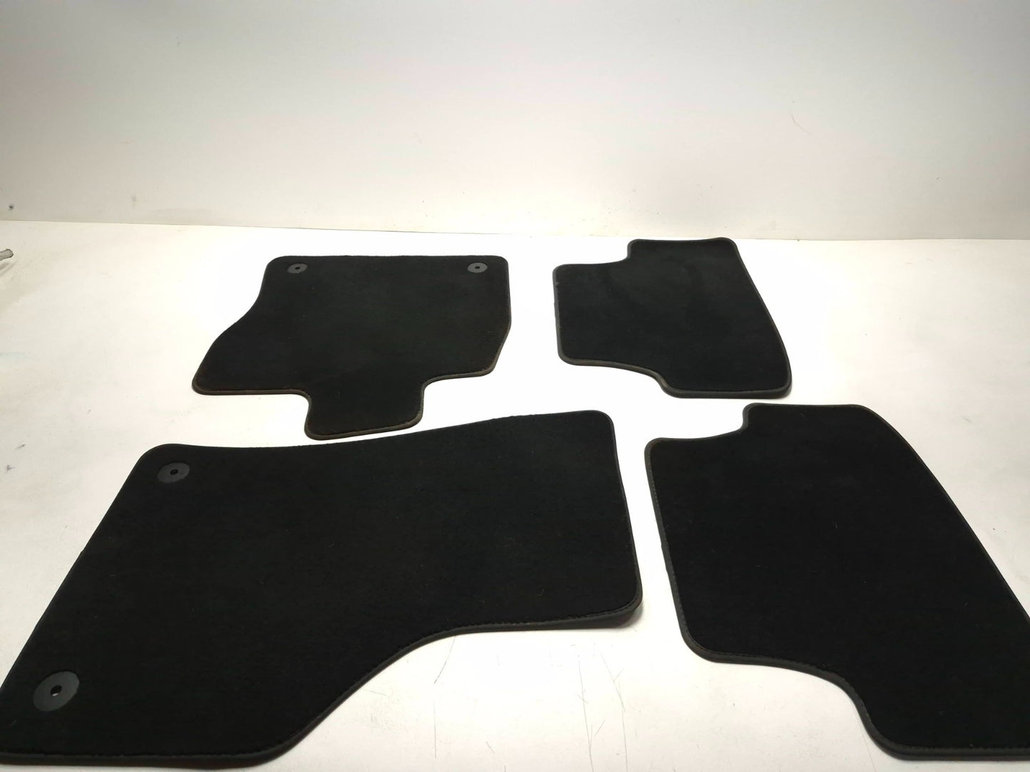 2015 Volkswagen Golf Floor Mat Carper 4pcs OEM