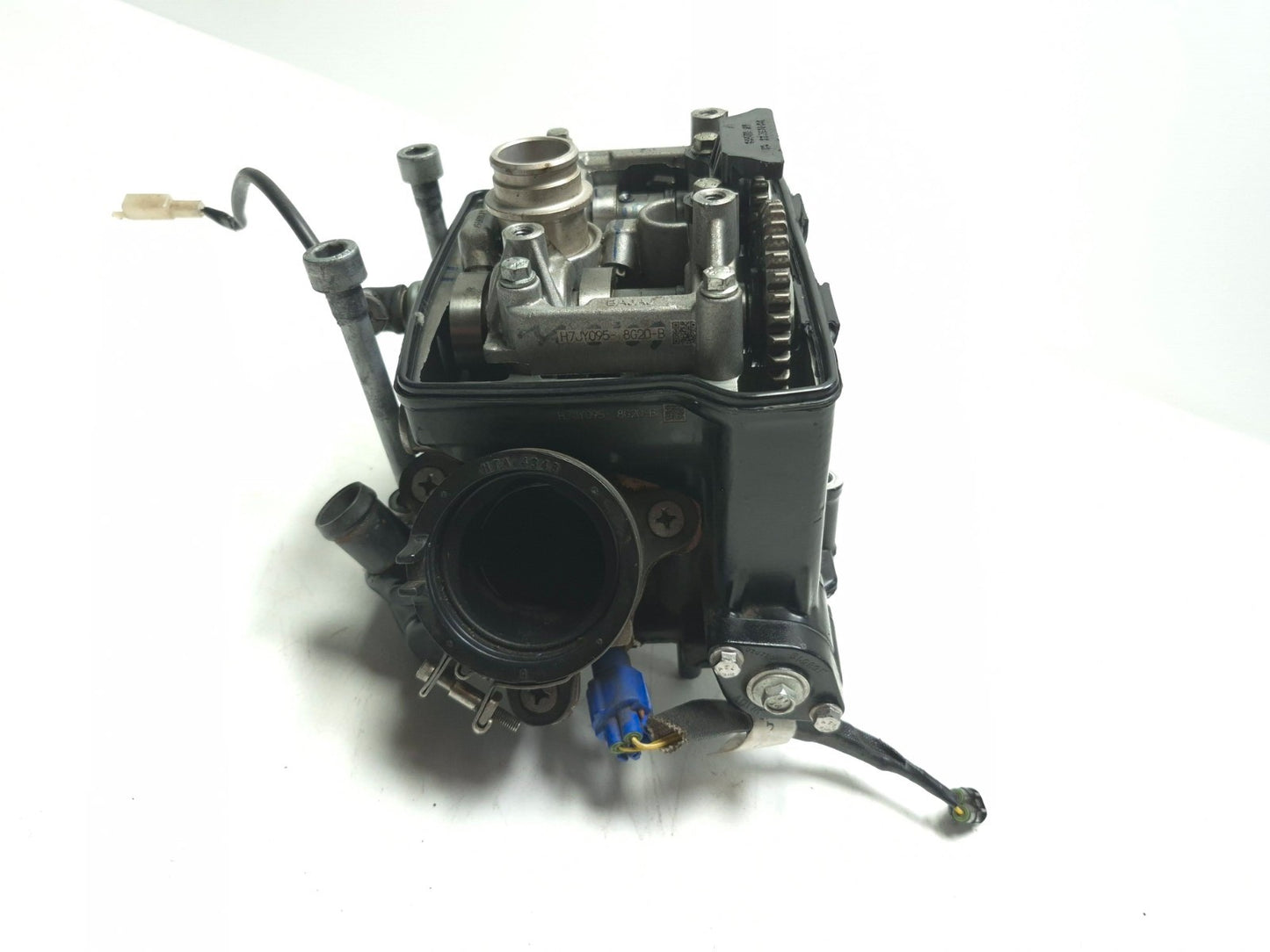 2020 Husqvarna Vitpilen Svartpilen 401 Cylinder Head & Housing Water Pump OEM