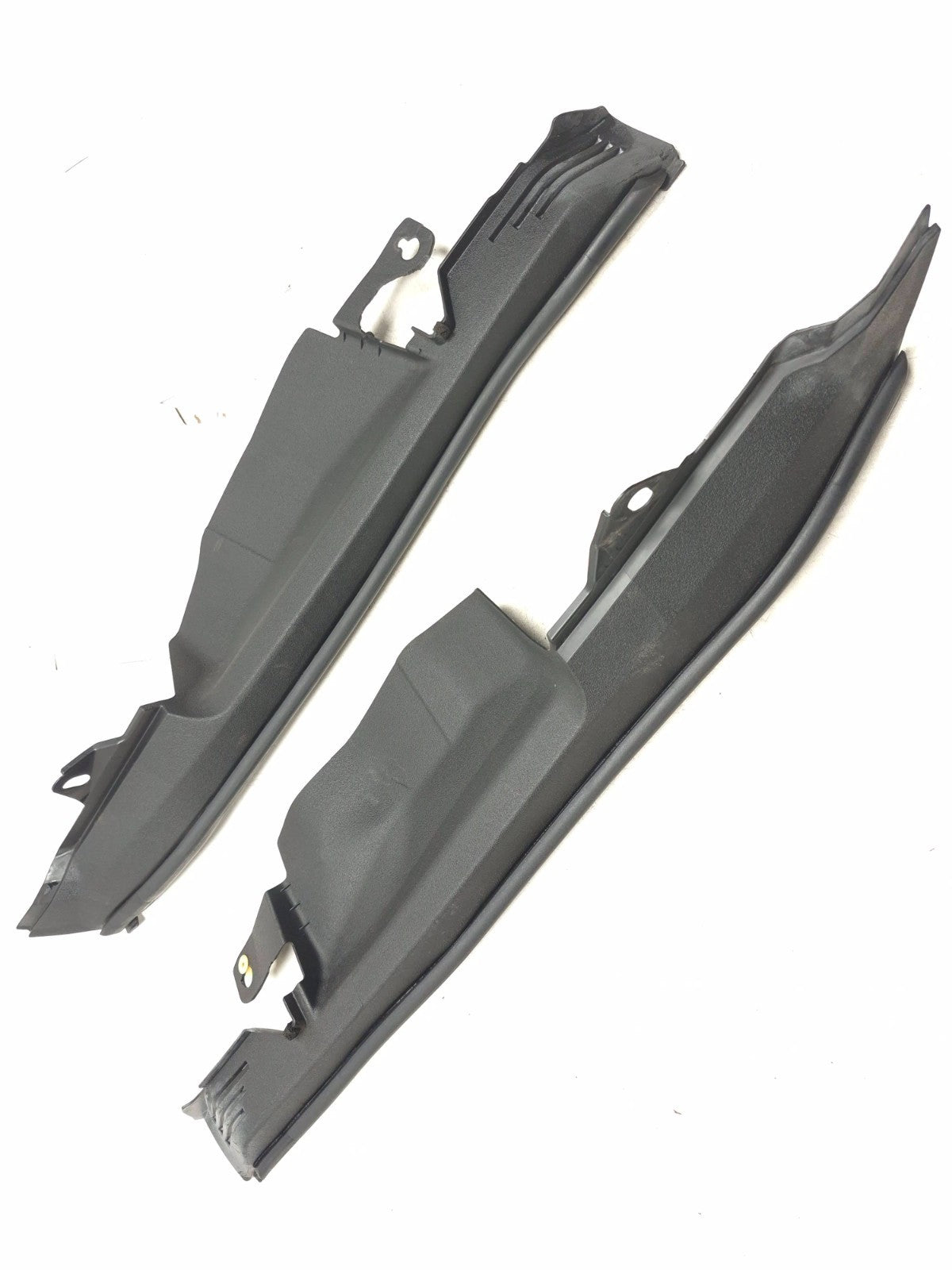 2010 Lexus Hs250h Front Fender Seal Left & Right OEM
