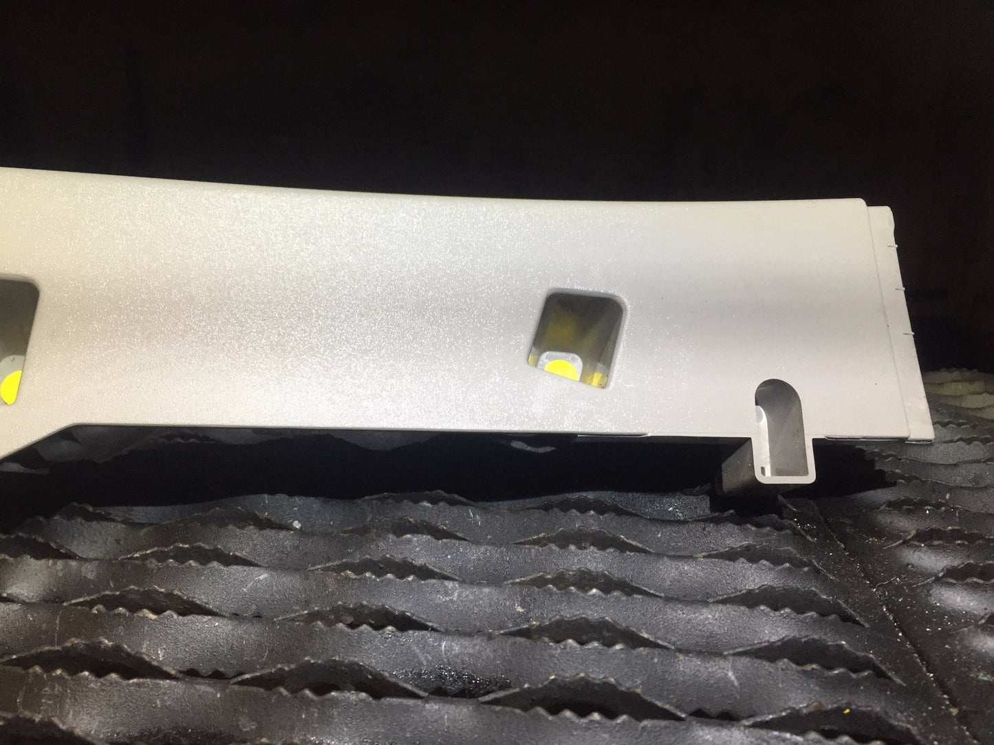 05 06 07 08 09 10 11 Volvo S40 Left Driver Side Lower C Pillar OEM