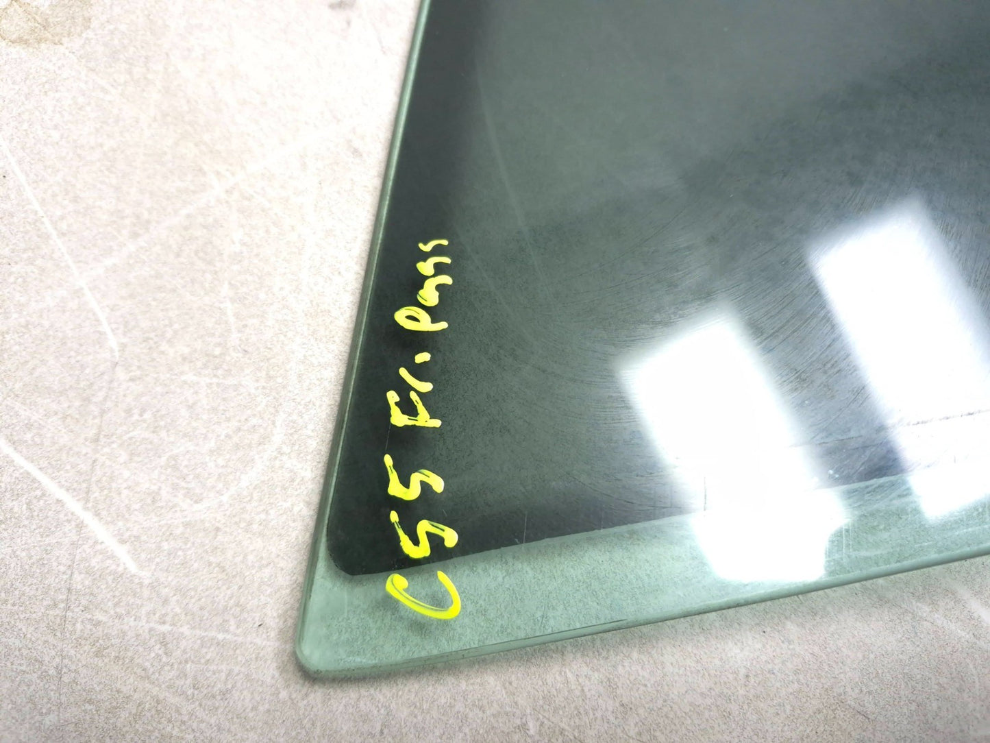 2018 Nissan Altima Front Door Window Glass Passenger Side Right OEM