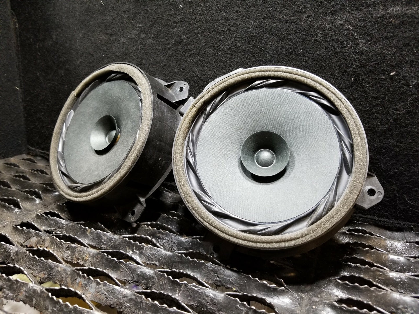 14 15 16 Subaru Forester Rear Door Speaker 86301sg010 Pair OEM