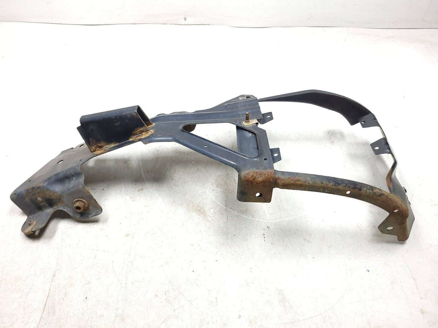 16-18 Chevrolet Silverado 1500 Front Bumper Mount Bracket Left & Right 2pcs OEM