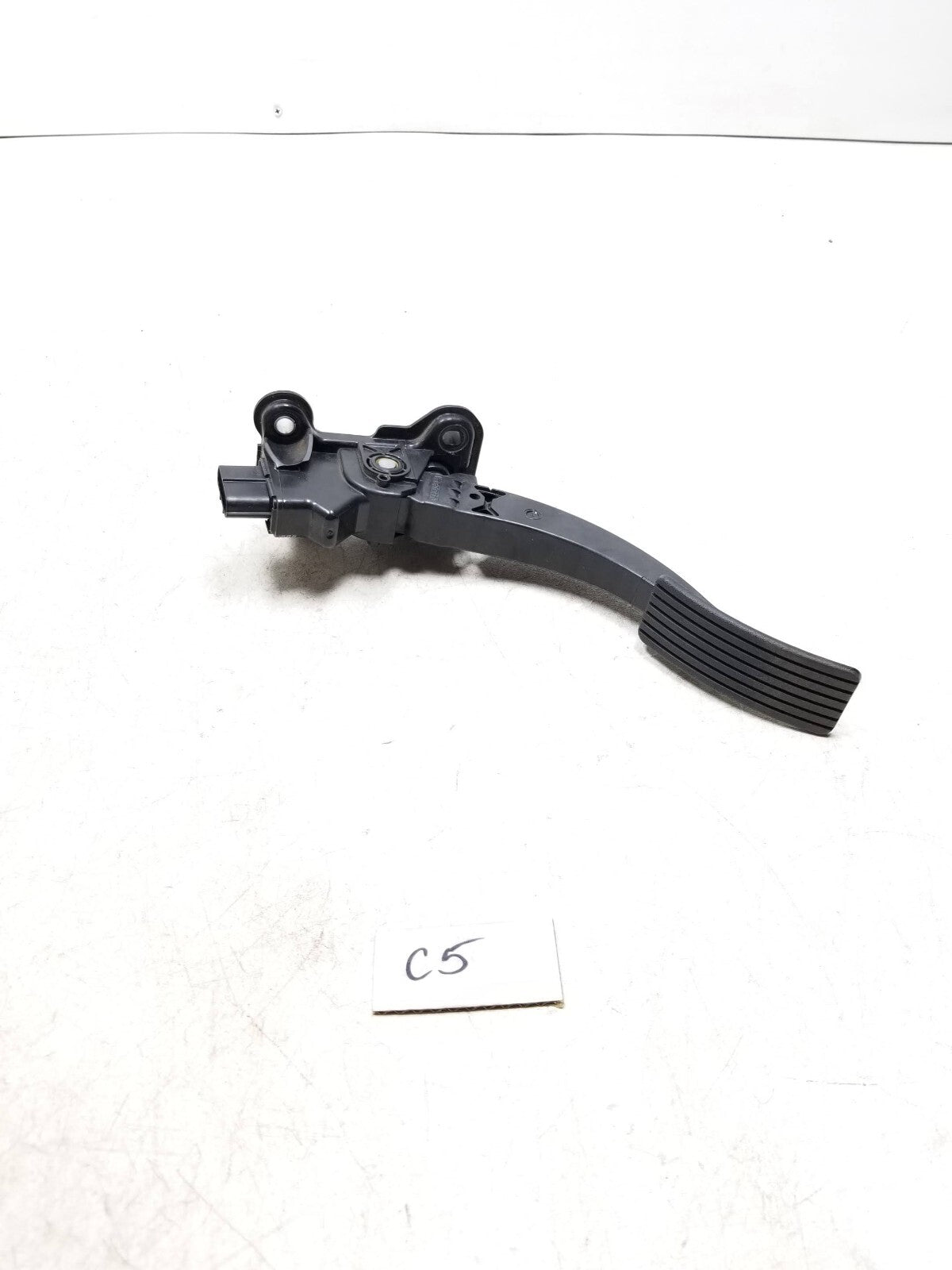 2010 Dodge Caliber Sxt Accelerator Pedal Sensor OEM