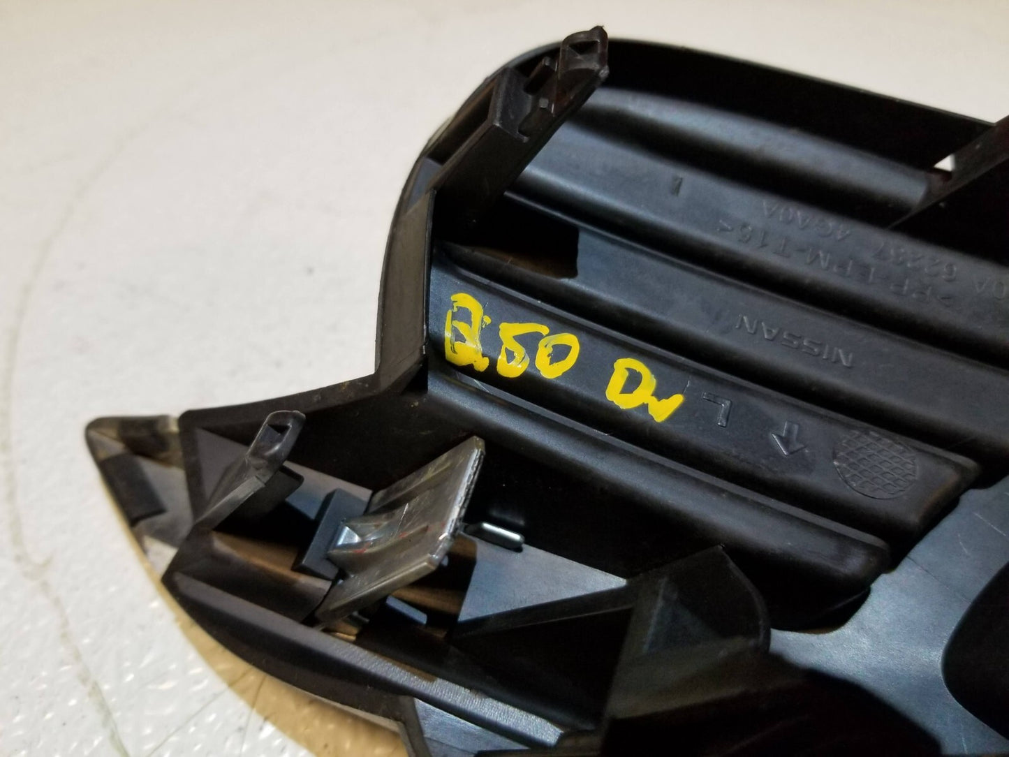16 17 Infiniti Q50 Front Left Driver Side Light Fog Lamp Bezel Cover OEM