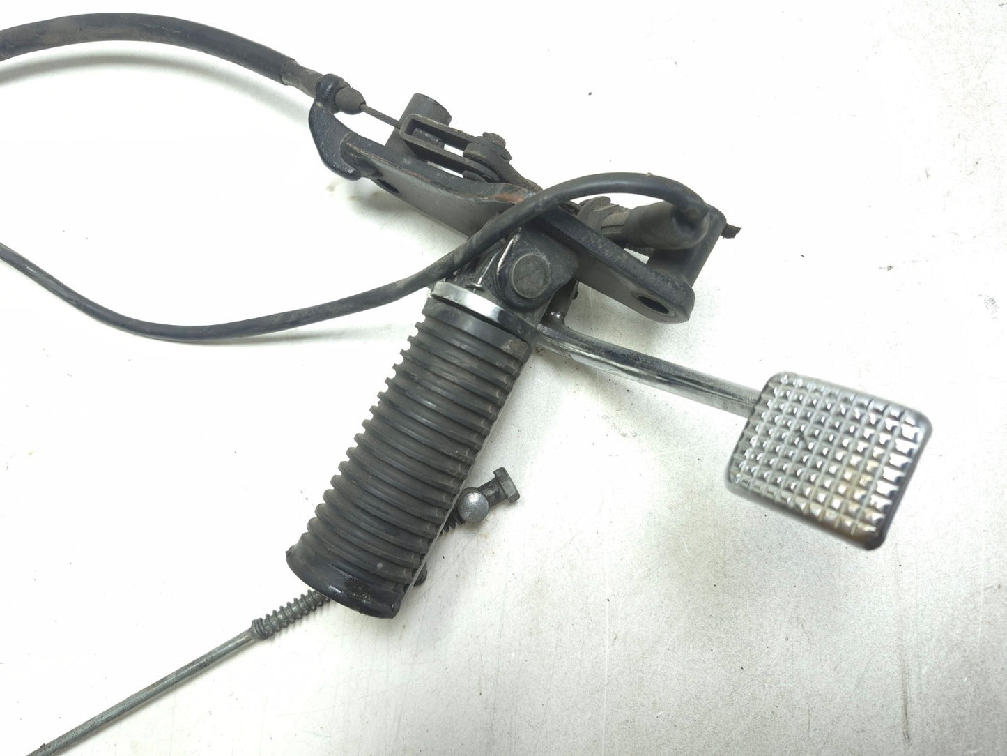 1991 Kawasaki Vulcan 500 En500 Front Right Footrest W/ Brake Pedal Assy OEM