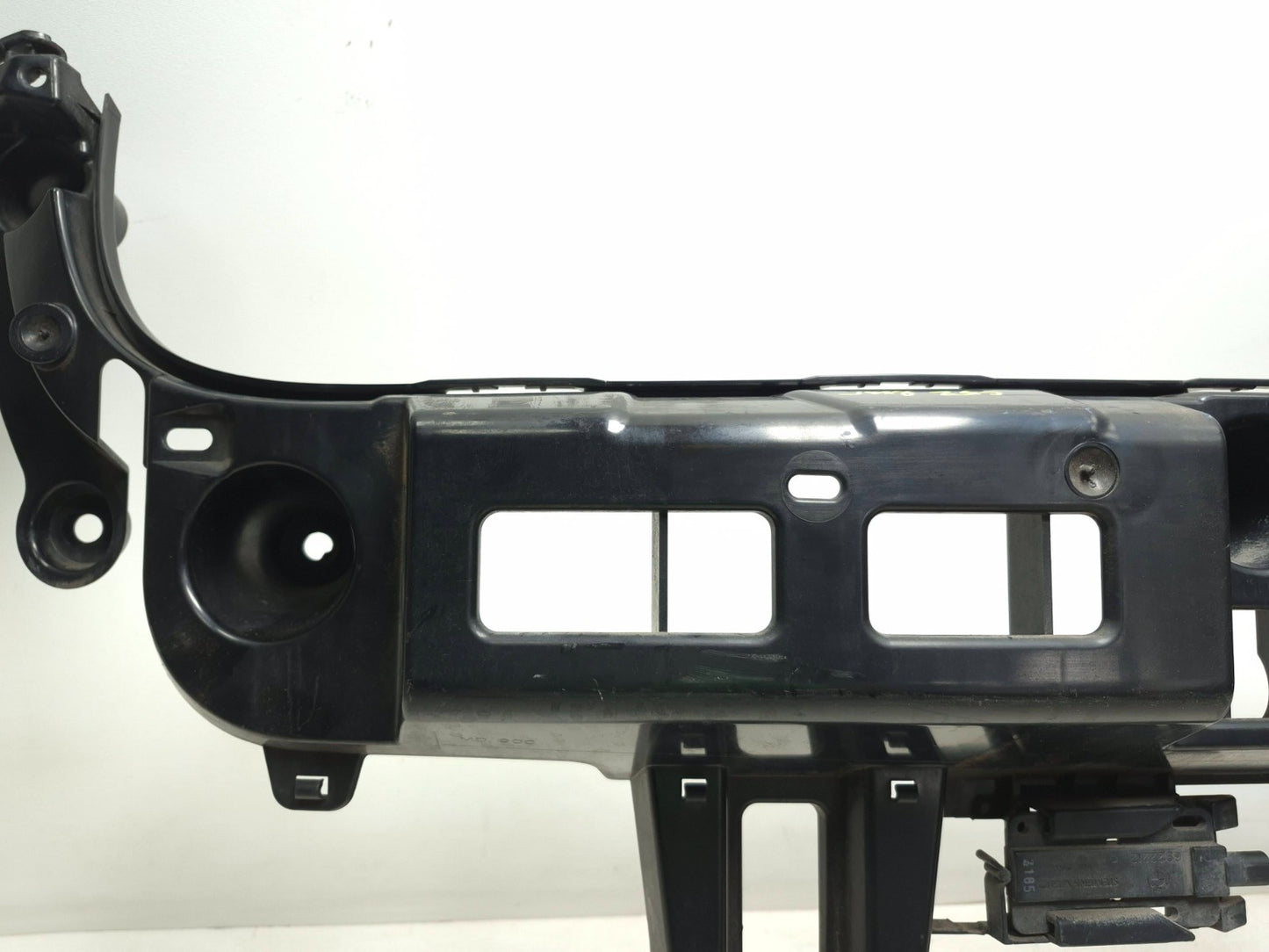 2008 BMW X6 E71 Rear Bumper Center Guide Bracket Support OEM