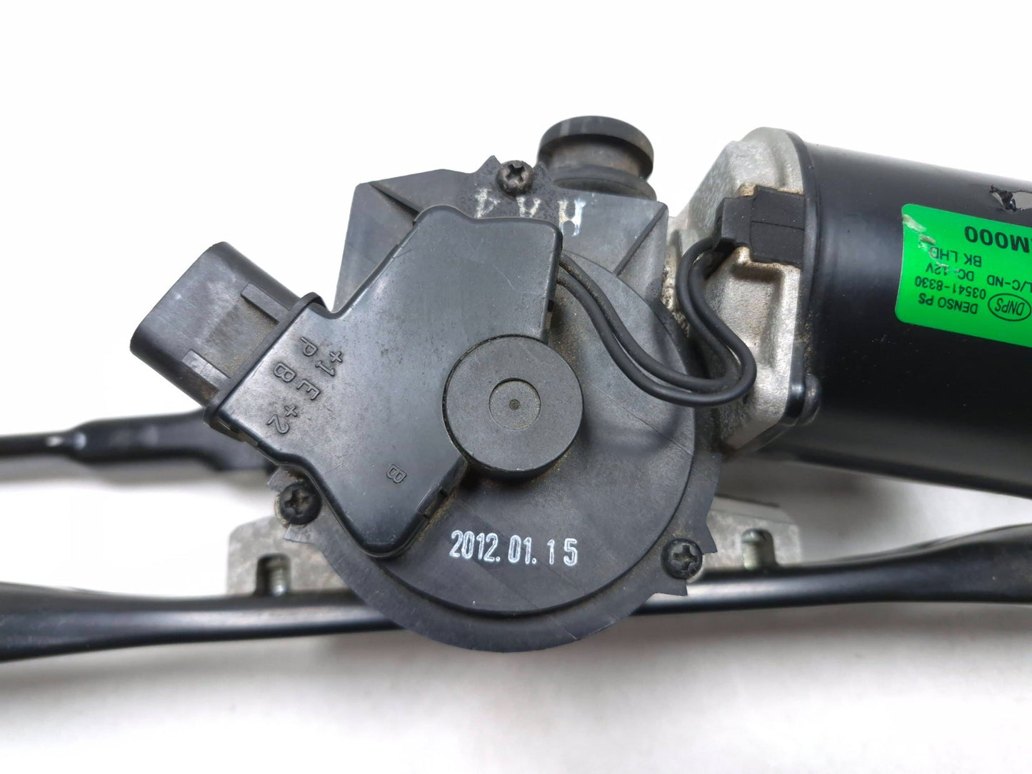 2013 Hyundai Genesis Windshield Wiper Motor W/ Linkage OEM