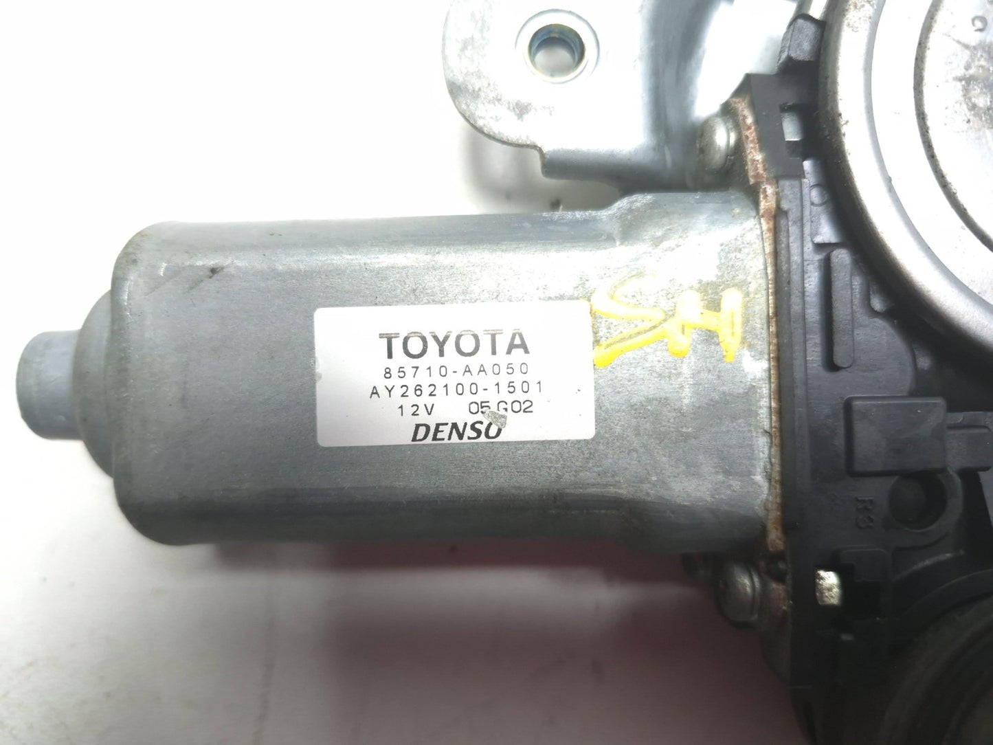 2005 Toyota Corolla Ce Front Door Window Motor Passenger Side W/ Regulator OEM