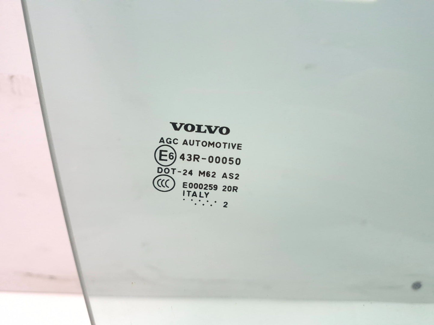 2012 Volvo C30 Front Right Passenger Door Window Glass OEM