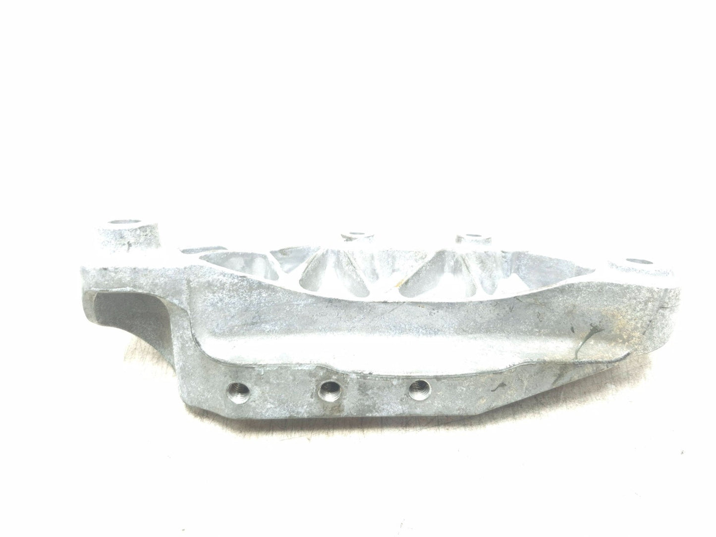 2017 Cadillac Xt5 Engine Mount Bracket 3.6l OEM