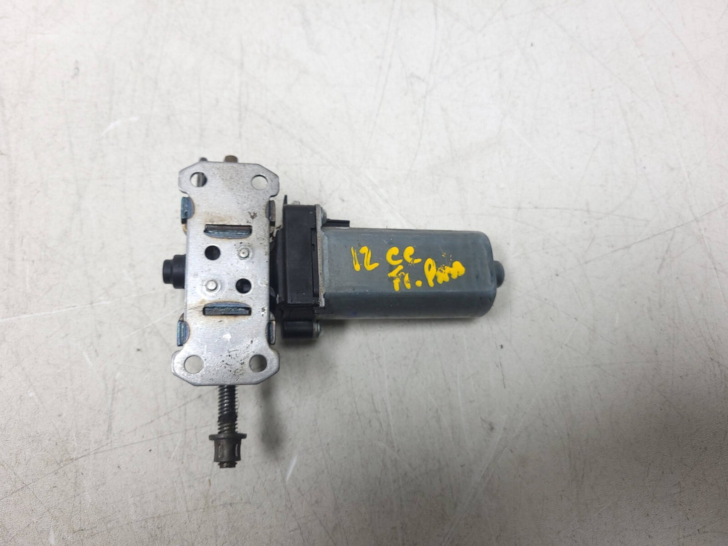 2012 Volkswagen Cc Front Seat Motor Front Passenger Side Right 3pcs OEM
