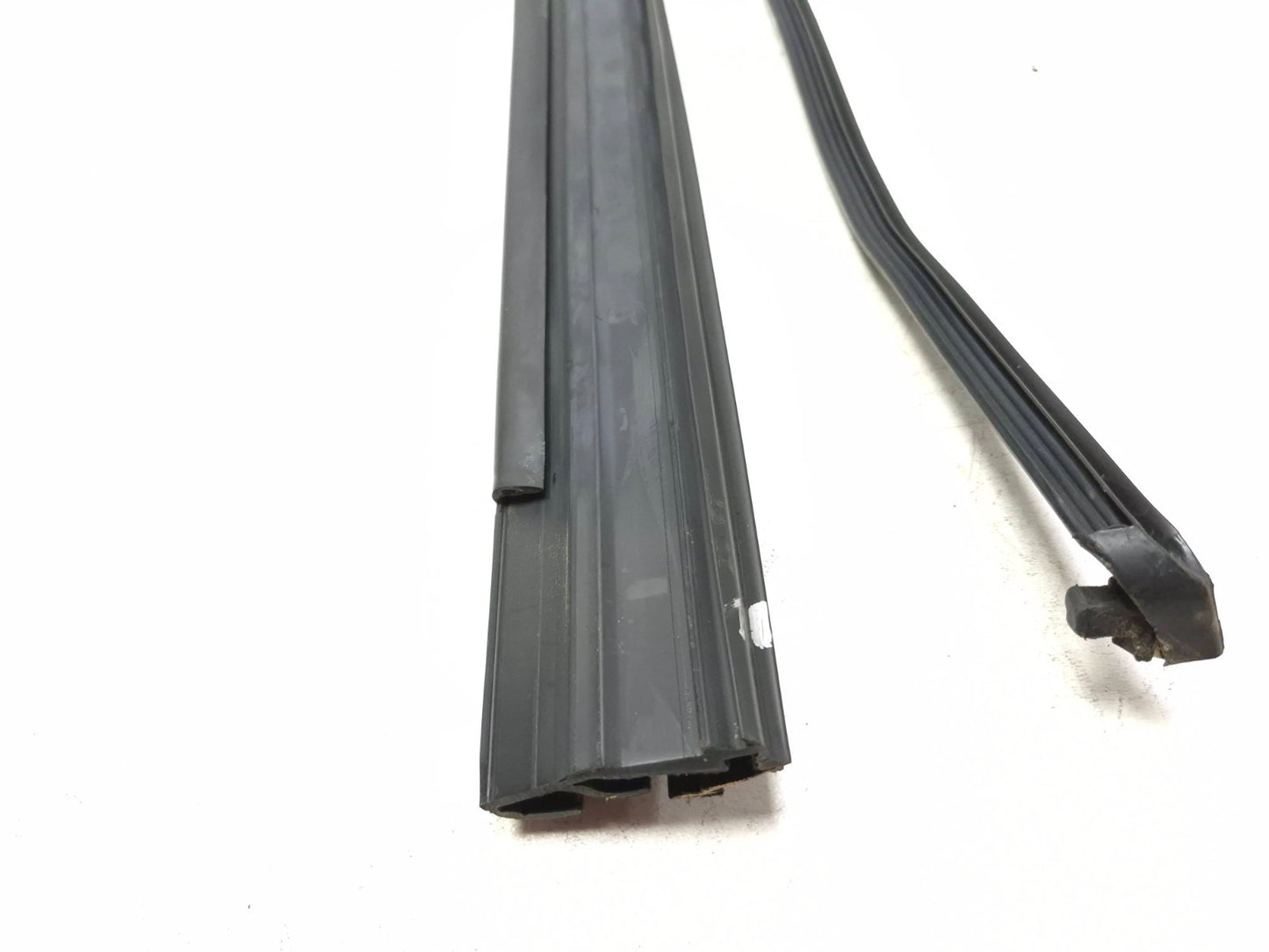 2014 Fiat 500l Door Weatherstrip Rear Driver Side Left OEM
