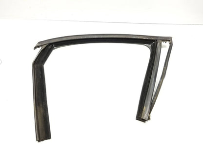 14-17 Fiat 500l Window Glass Weatherstrip Seal Rear Passenger Right Side  OEM