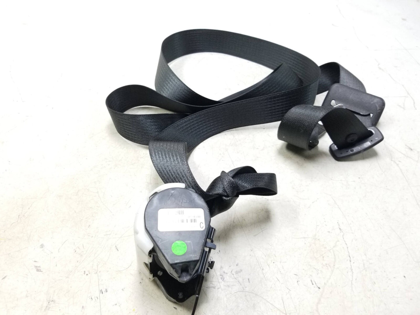 2010 - 2016 Cadillac SRX Rear Seat Belt Retractor Right & Center OEM