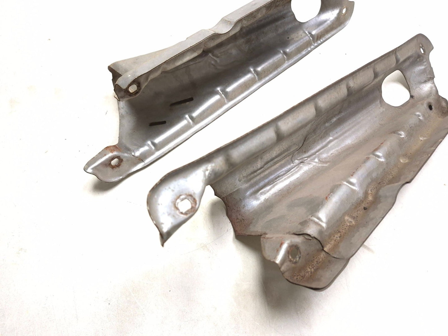 2020 Dodge Challenger 5.7l Exhaust Manifold Shield Pair OEM