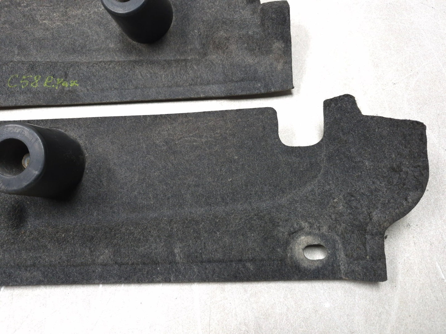 2018 Chrysler 300 Rear Hoist Pad Left & Right OEM