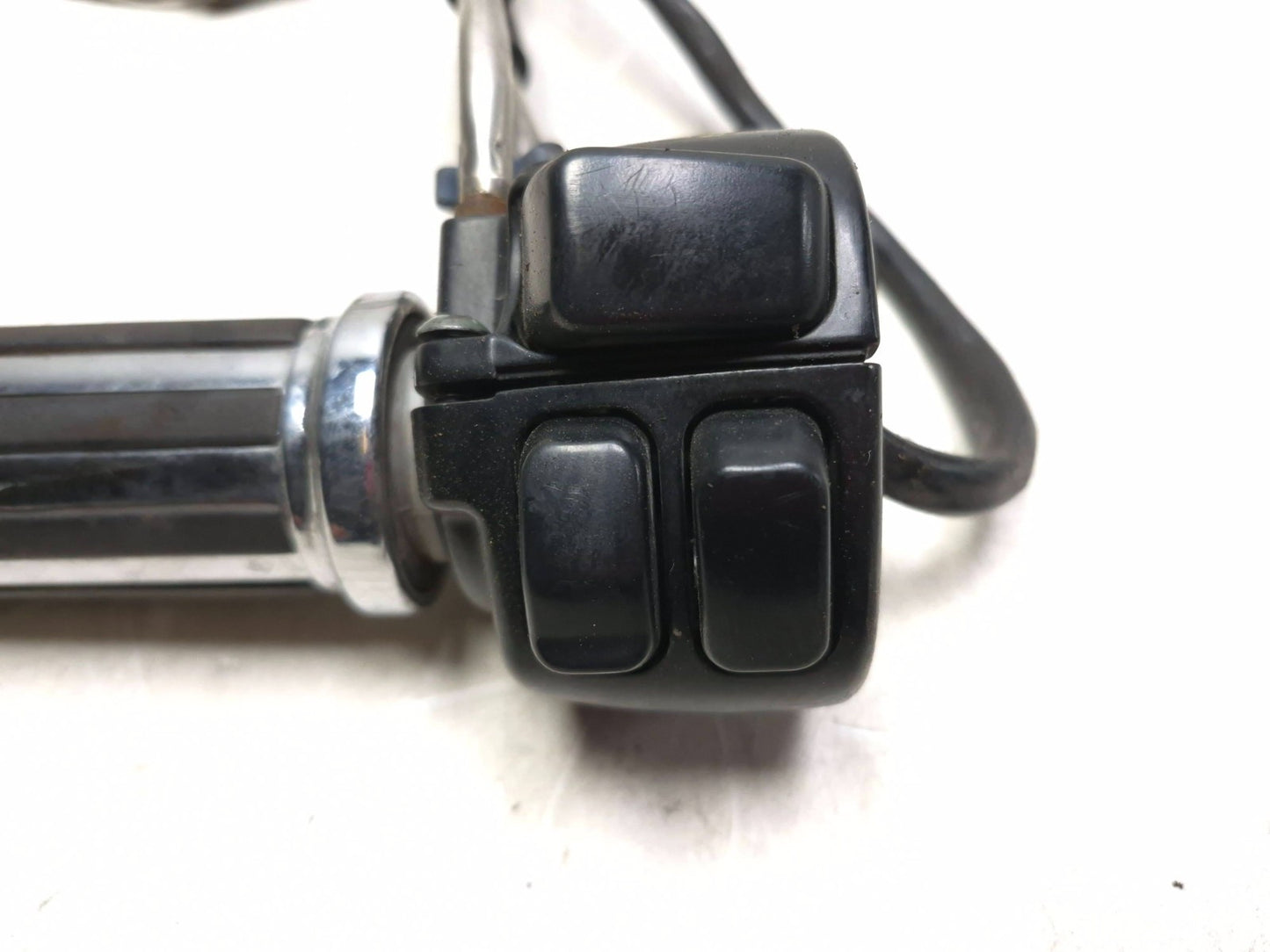 1997 Harley-davidson Sportster Xl883 Right Handlebar Switch & Throttle Grip  OEM