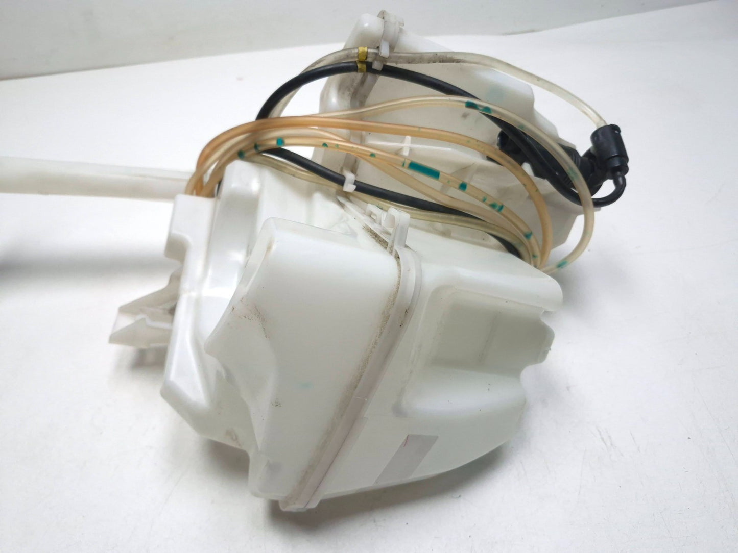 2011 Nissan Juke Windshield Washer Reservoir Tank W/ Pump OEM