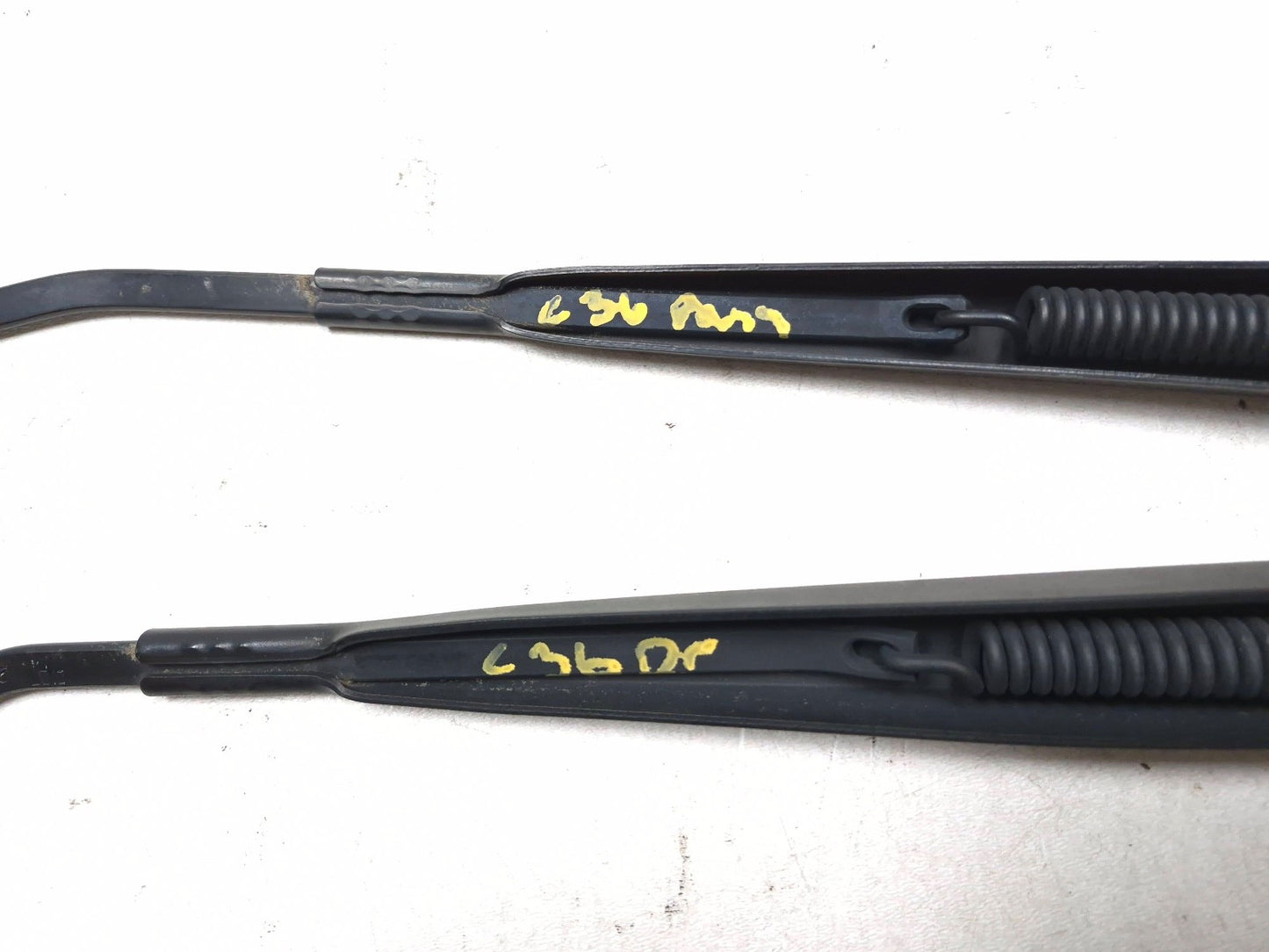 2014 Fiat 500l Windshield Wiper Arm Pair OEM