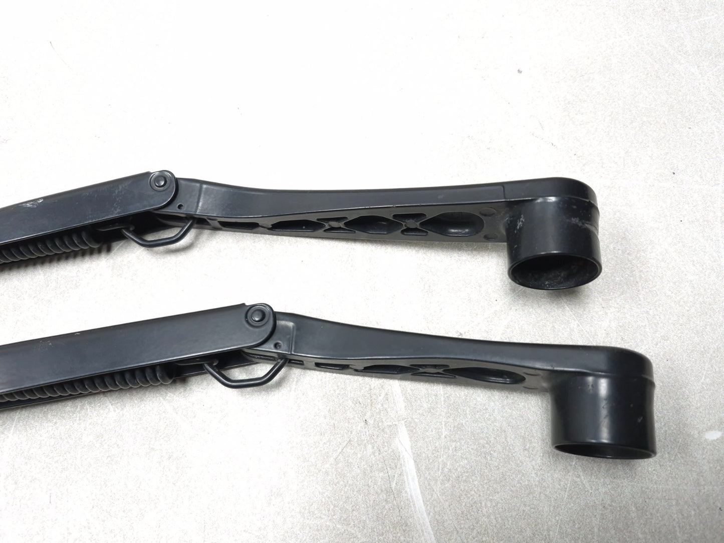 2018 Chrysler 300 Windshield Wiper Arm Left & Right OEM