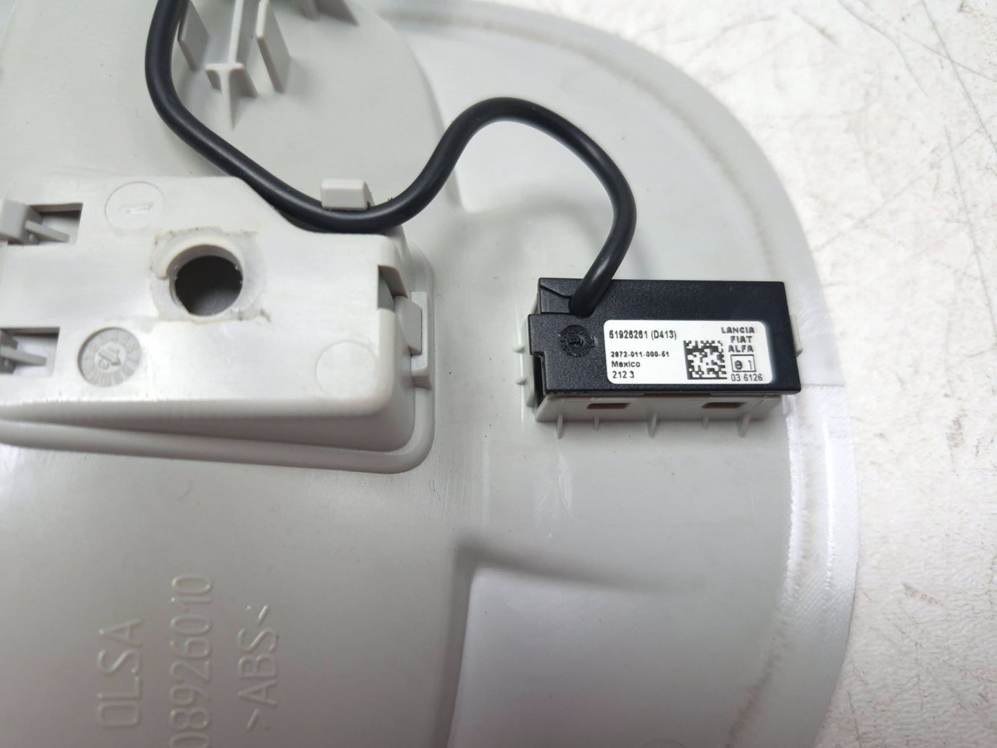 2014 Fiat 500l Interior Overhead Reading Map Dome Light OEM