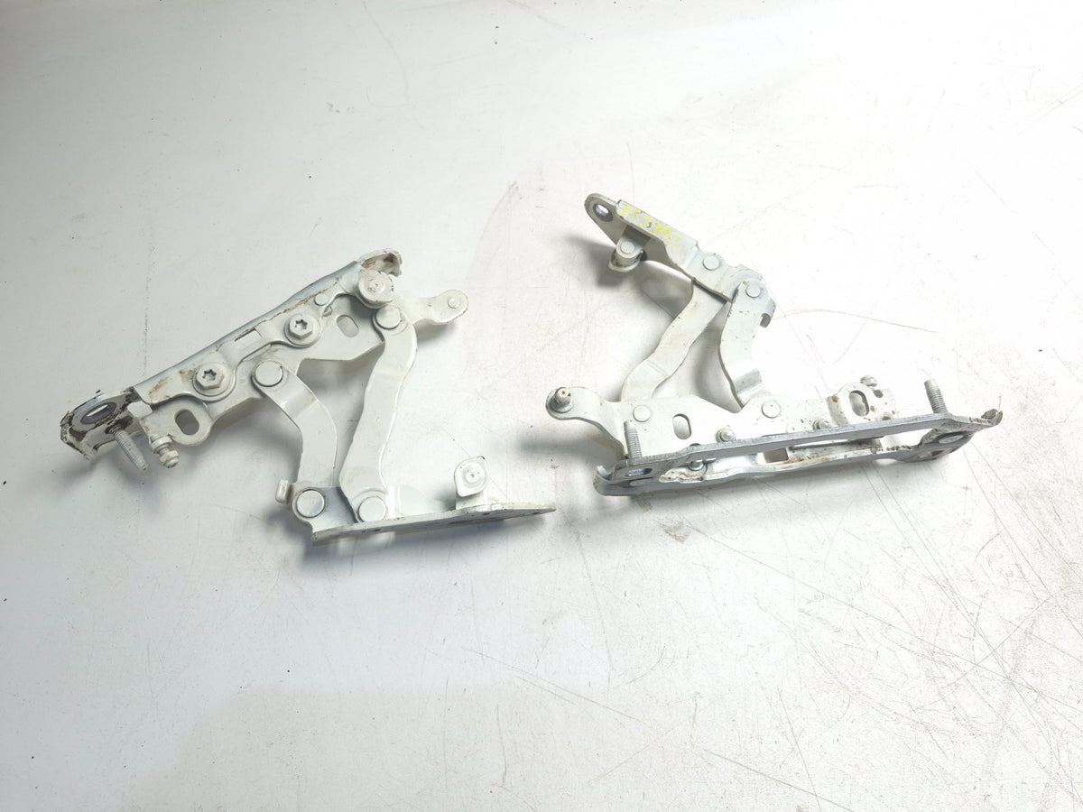 2012 Mercedes W212 E350 Hood Hinge Left & Right 204-880-02-28 OEM