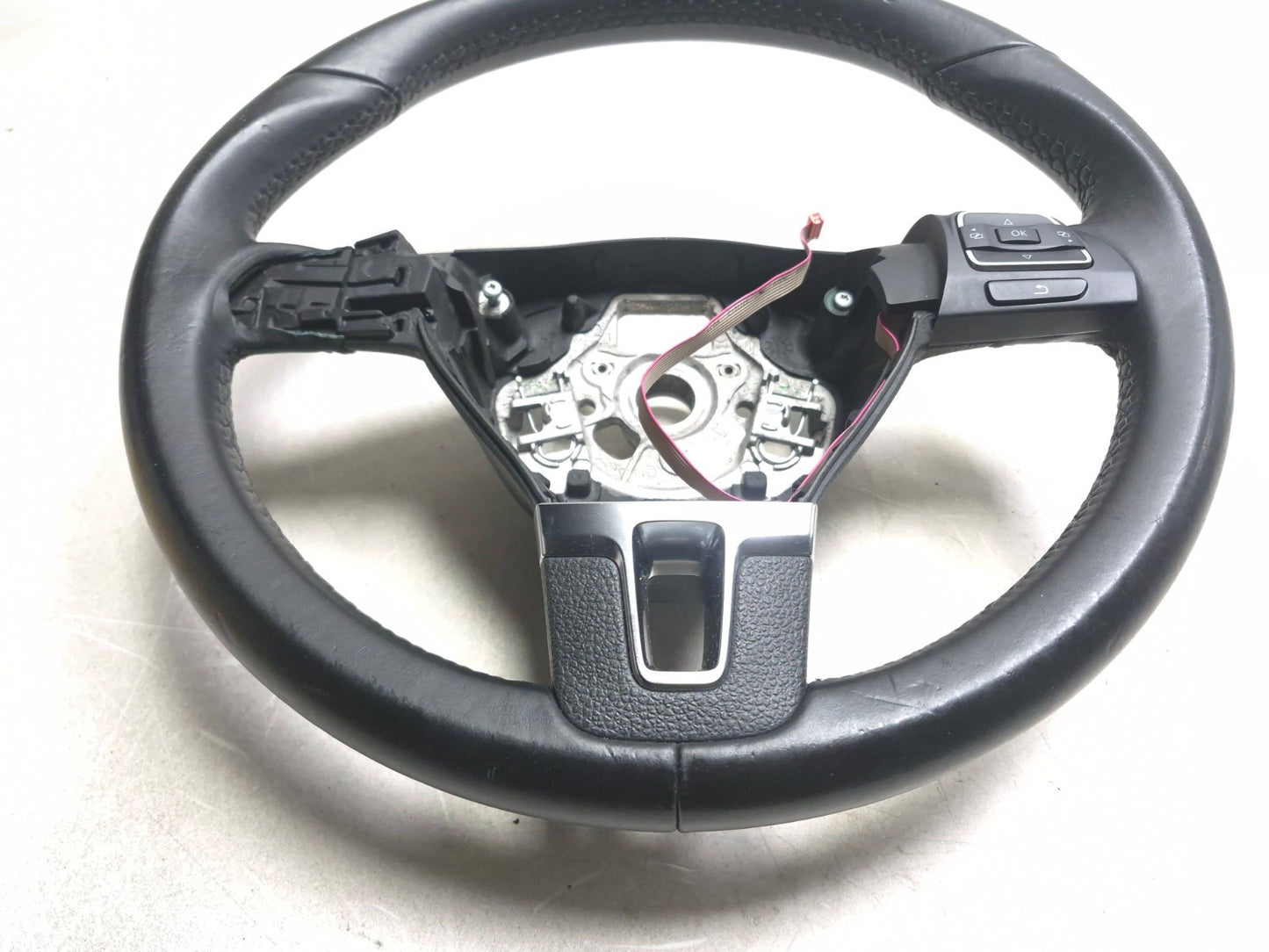 2014 Volkswagen Passat Leather Steering Wheel OEM