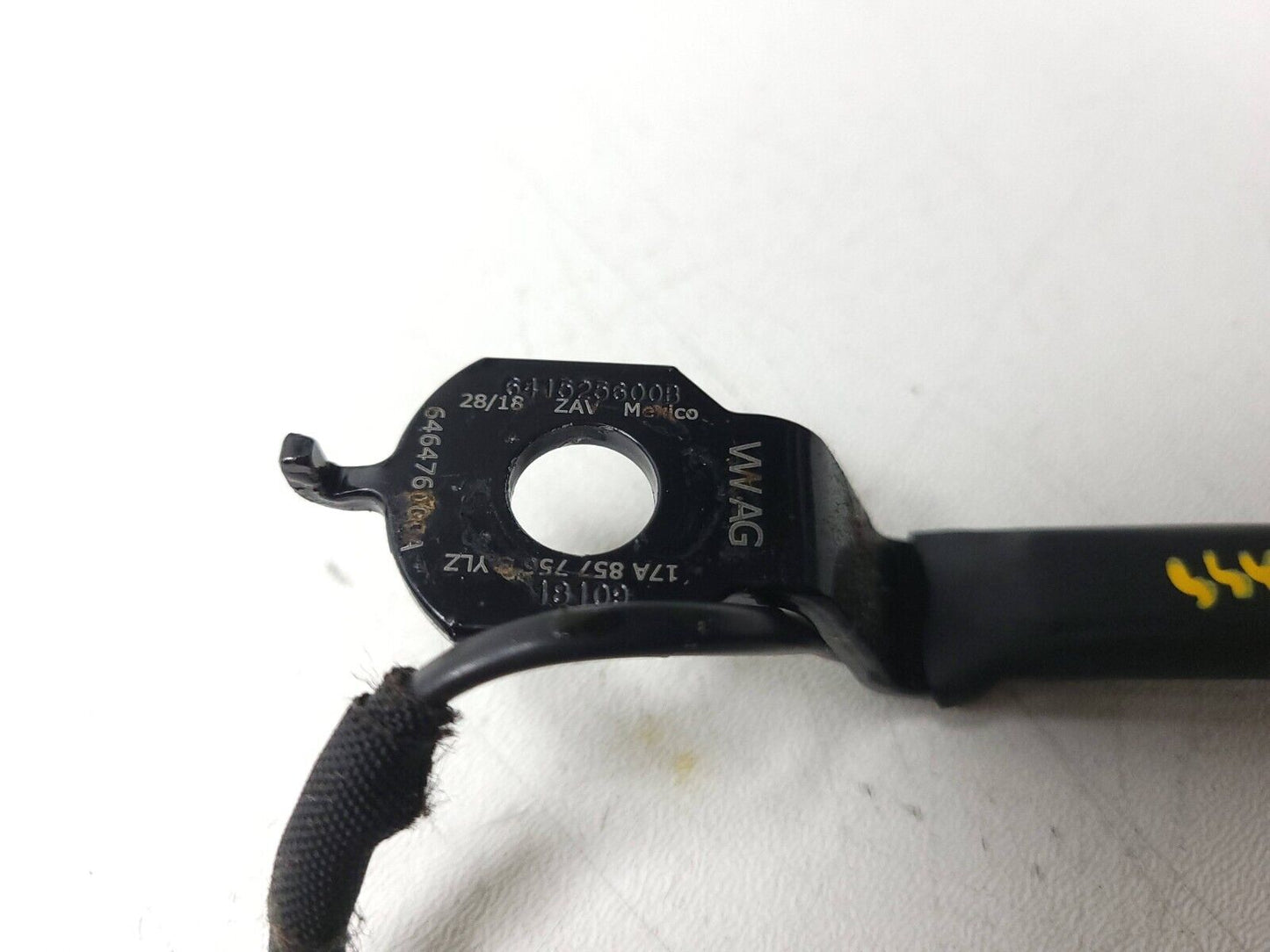 2019 - 2023 Volkswagen Jetta Front Seat Belt Buckle Latch Passenger Right OEM