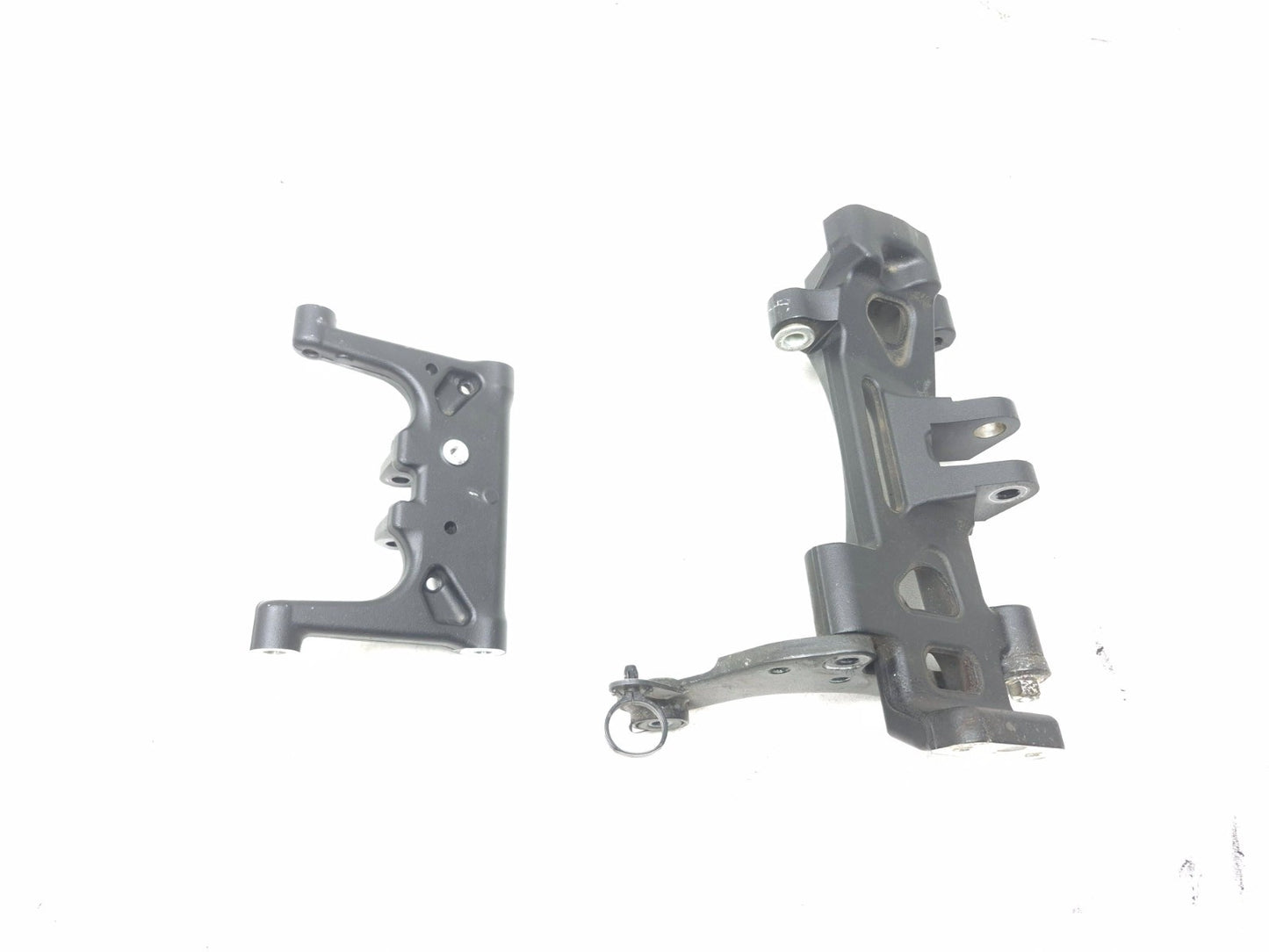 2025 Yamaha Xsr900 Frame Engine Mount Bracket Pair OEM