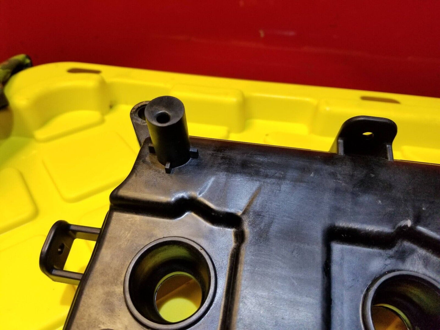 07 - 12 Nissan Sentra Engine Valve Cover 2.0l OEM