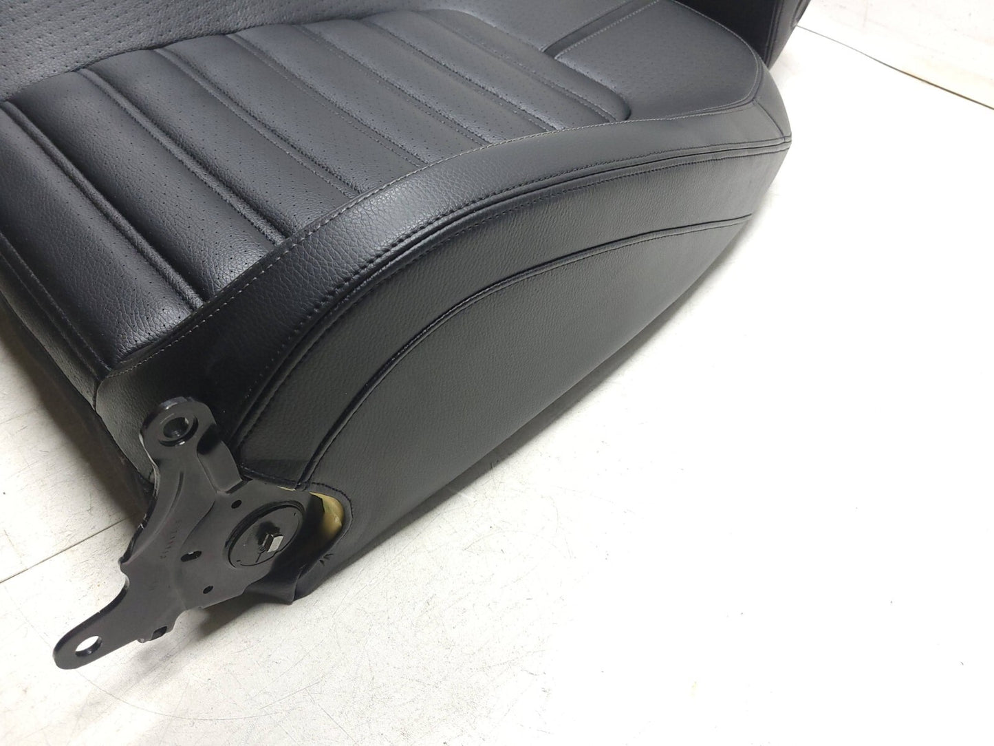 2012 Volkswagen Cc Front Passenger Right Seat Back Backrest Upper OEM