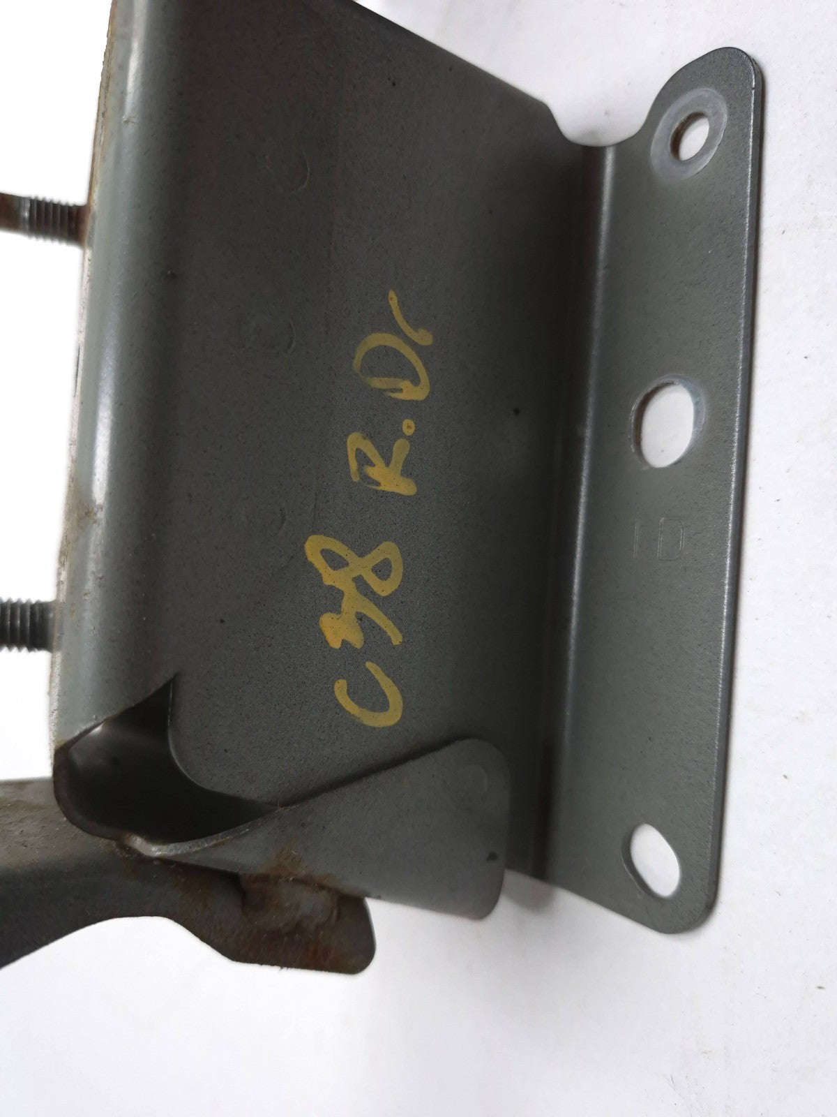 2015 Nissan Juke Rear Driver Bumper Mounted Bracket Left & Right OEM